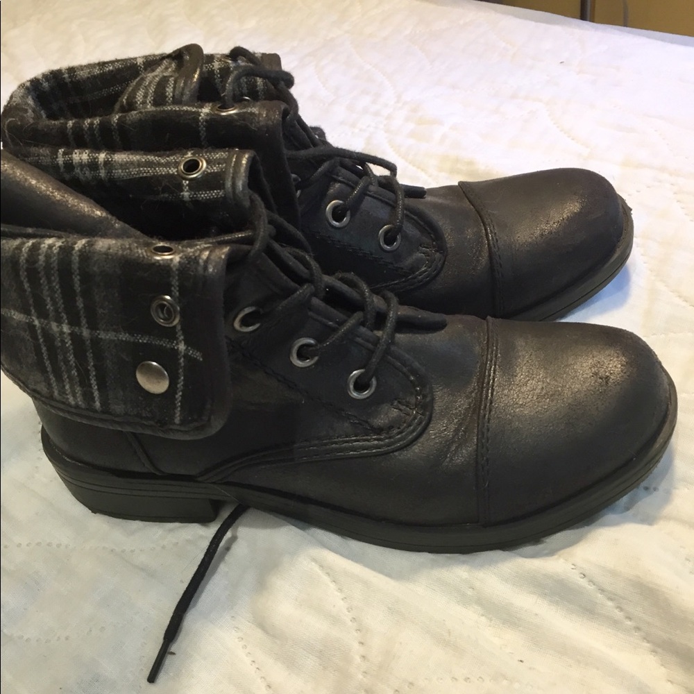 Arizona black lace up combat boots.